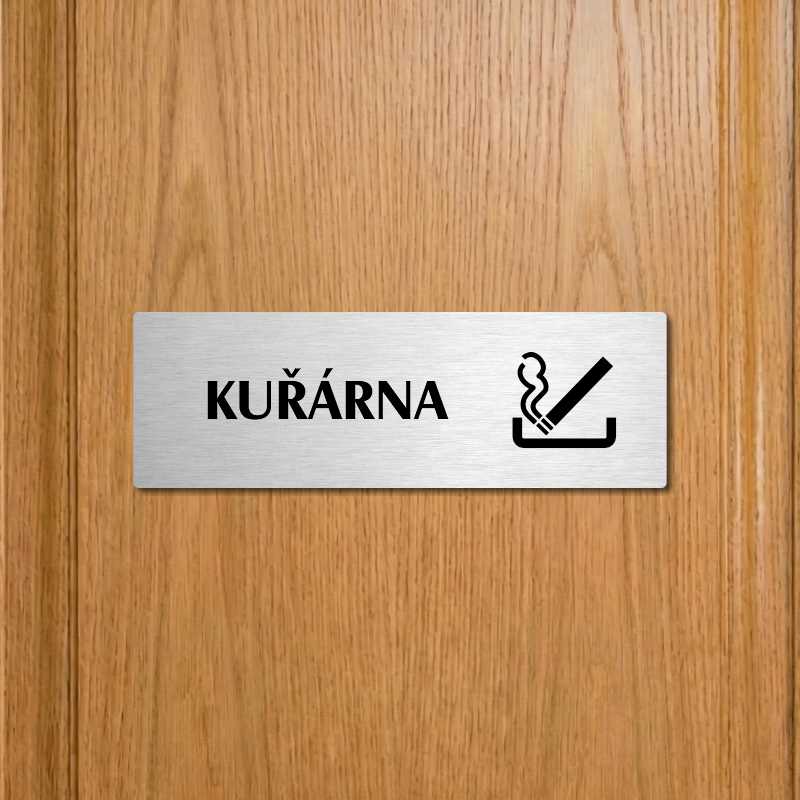 Kuřárna, 200x66mm, stříbrná popiska s ozdobou uprostřed